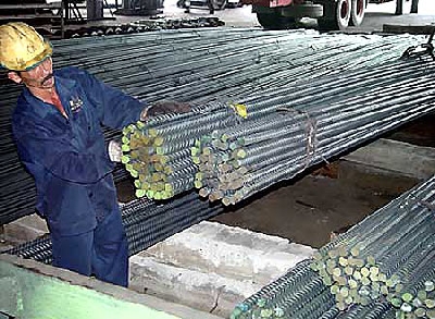 Doanh thu bán thép của nhiều doanh nghiệp trong các tháng đầu năm đều tăng đáng kể, do giá tăng và số lượng bán ra cũng tăng.